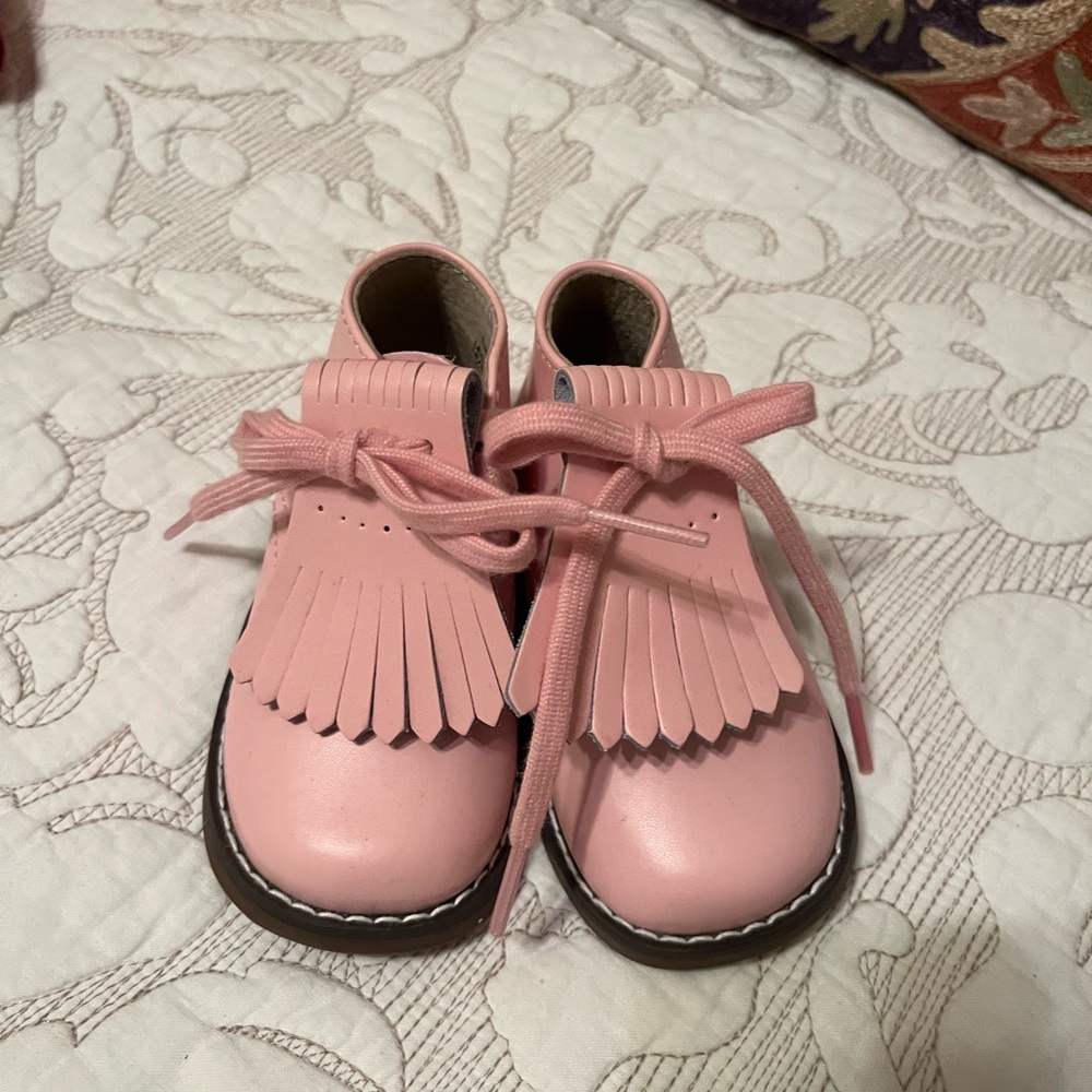 Pink golf shoes for your little girl!!
